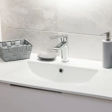Beautiful New In Petralona Apartment *